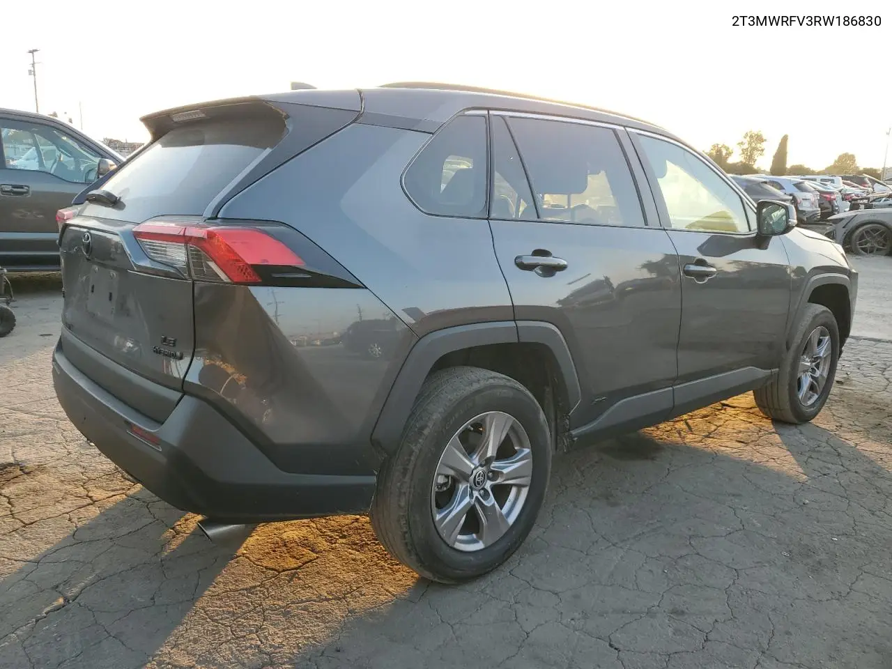 2T3MWRFV3RW186830 2024 Toyota Rav4 Le