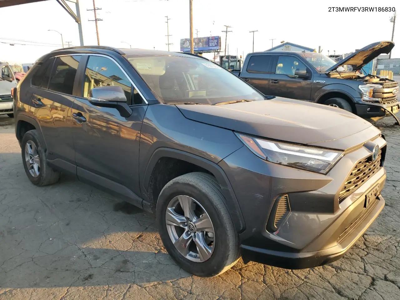 2T3MWRFV3RW186830 2024 Toyota Rav4 Le