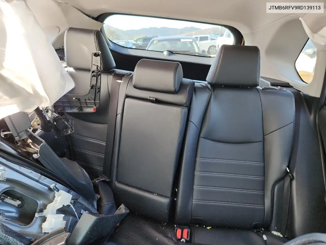 JTMB6RFV9RD139113 2024 Toyota Rav4 Xle Premium