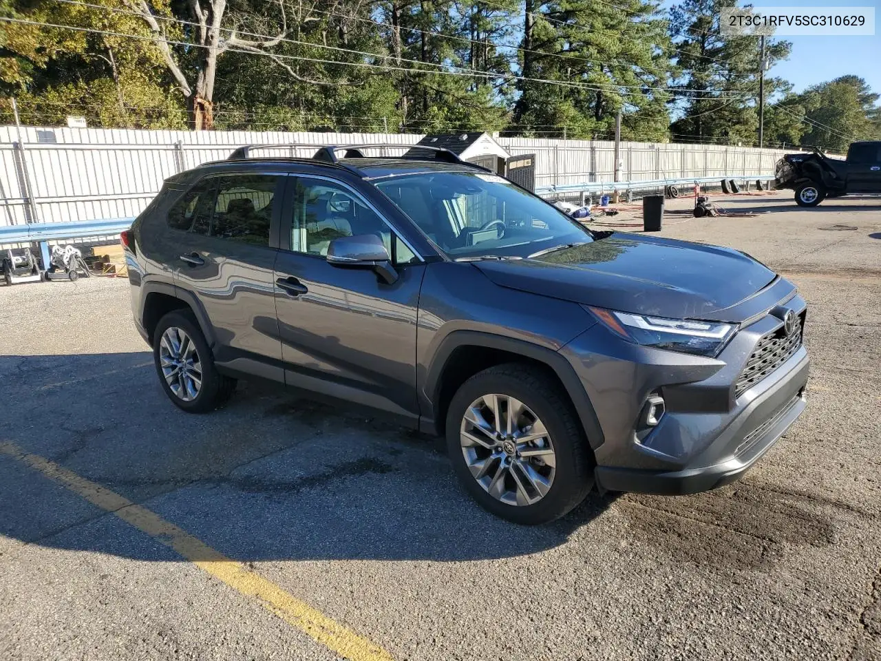 2T3C1RFV5SC310629 2025 Toyota Rav4 Xle Premium