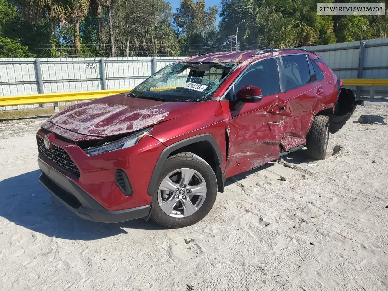 2T3W1RFV1SW366708 2025 Toyota Rav4 Xle