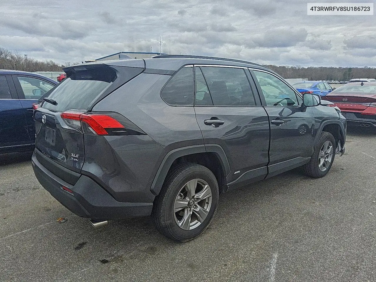 4T3RWRFV8SU186723 2025 Toyota Rav4 Xle