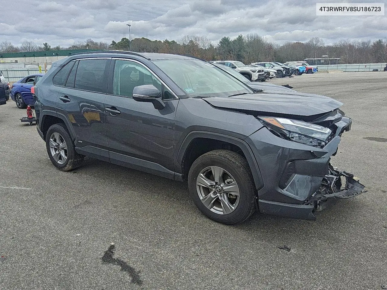 4T3RWRFV8SU186723 2025 Toyota Rav4 Xle