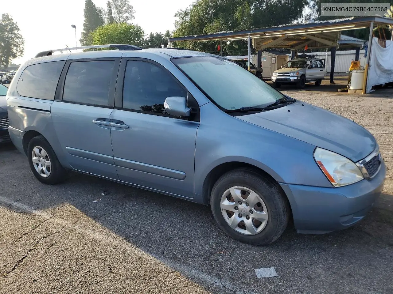 KNDMG4C79B6407568 2011 Kia Sedona Lx
