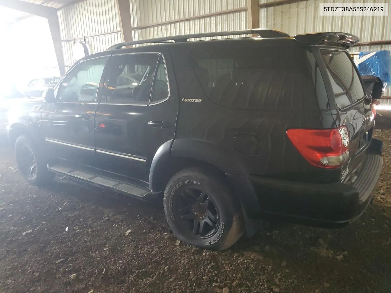 2005 Toyota Sequoia Limited VIN: 5TDZT38A55S246219 Lot: 61121354