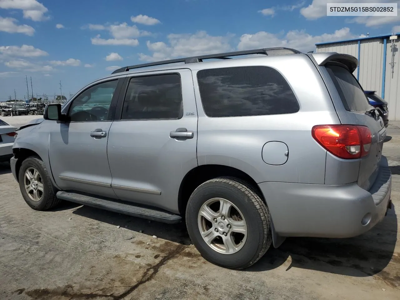 5TDZM5G15BS002852 2011 Toyota Sequoia Sr5