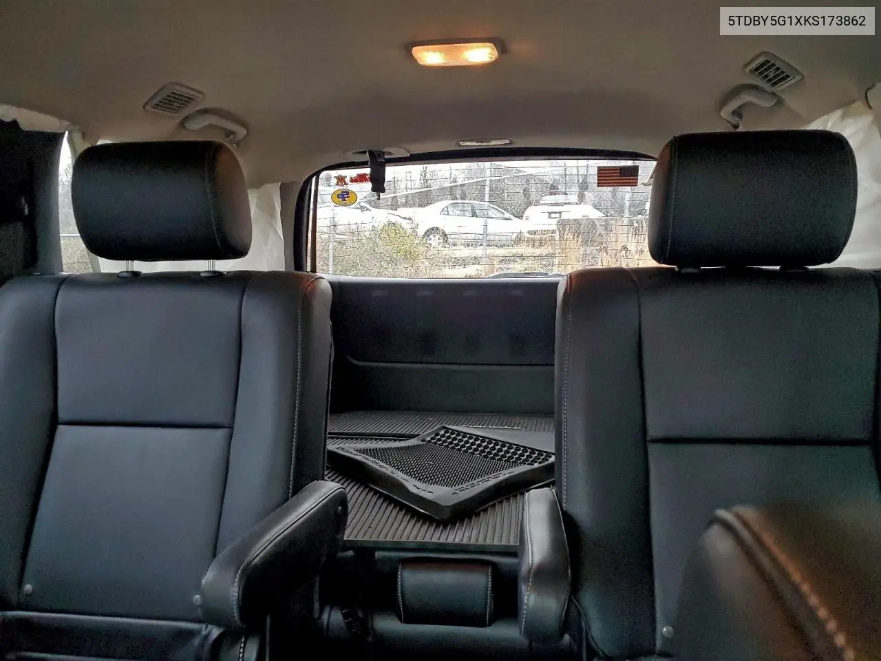 5TDBY5G1XKS173862 2019 Toyota Sequoia Sr5