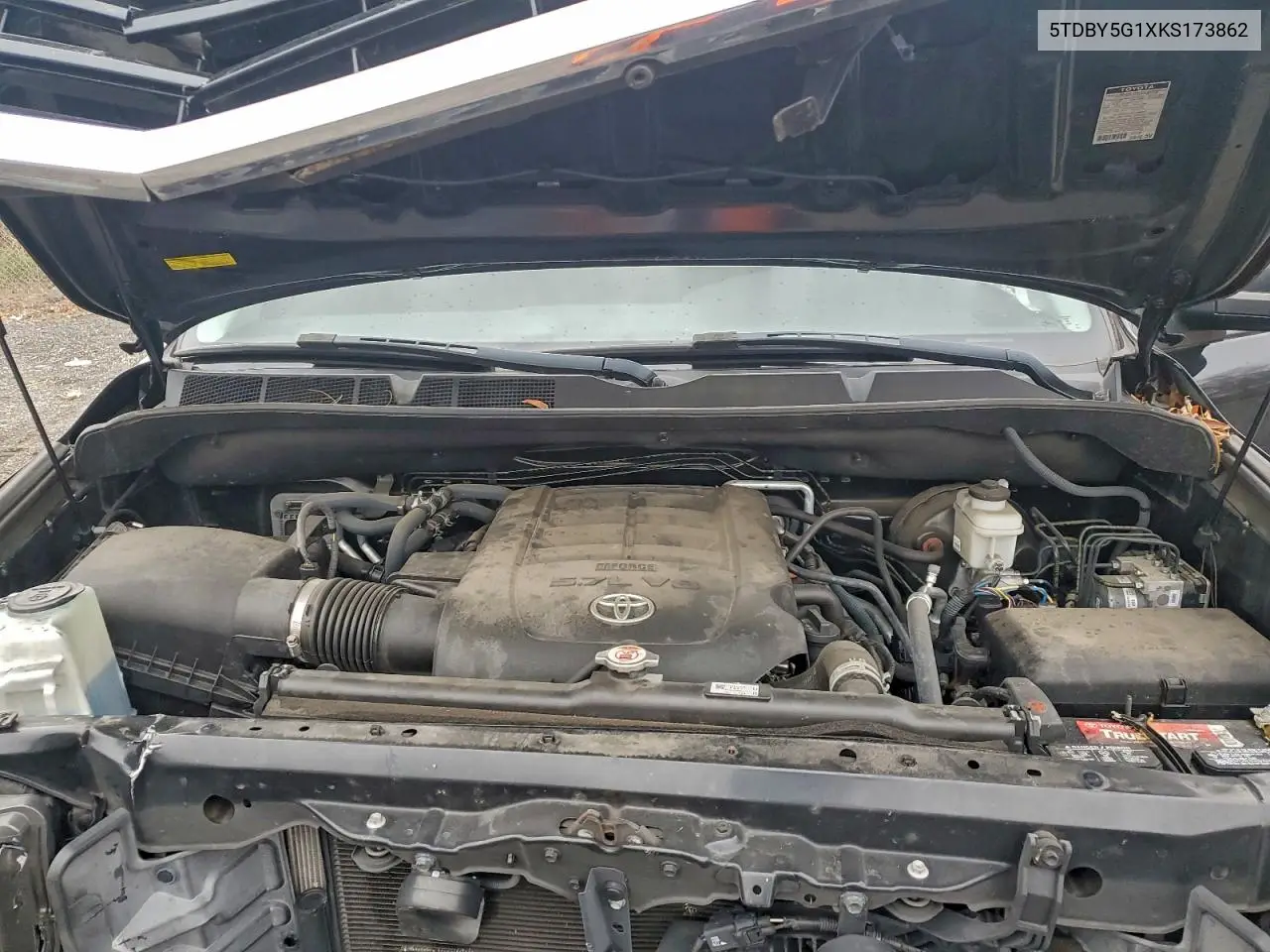 5TDBY5G1XKS173862 2019 Toyota Sequoia Sr5