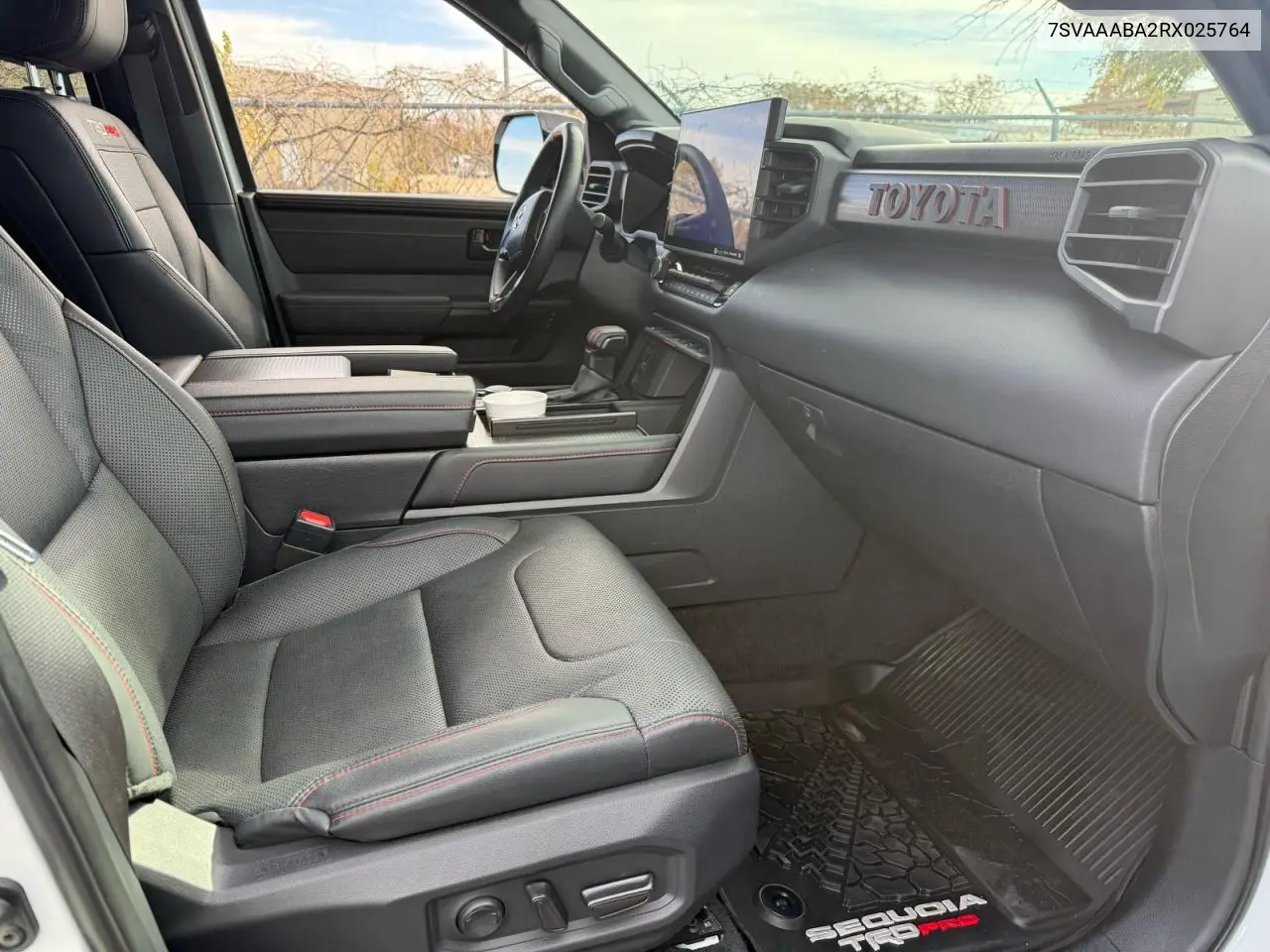 7SVAAABA2RX025764 2024 Toyt Sequoia Tr
