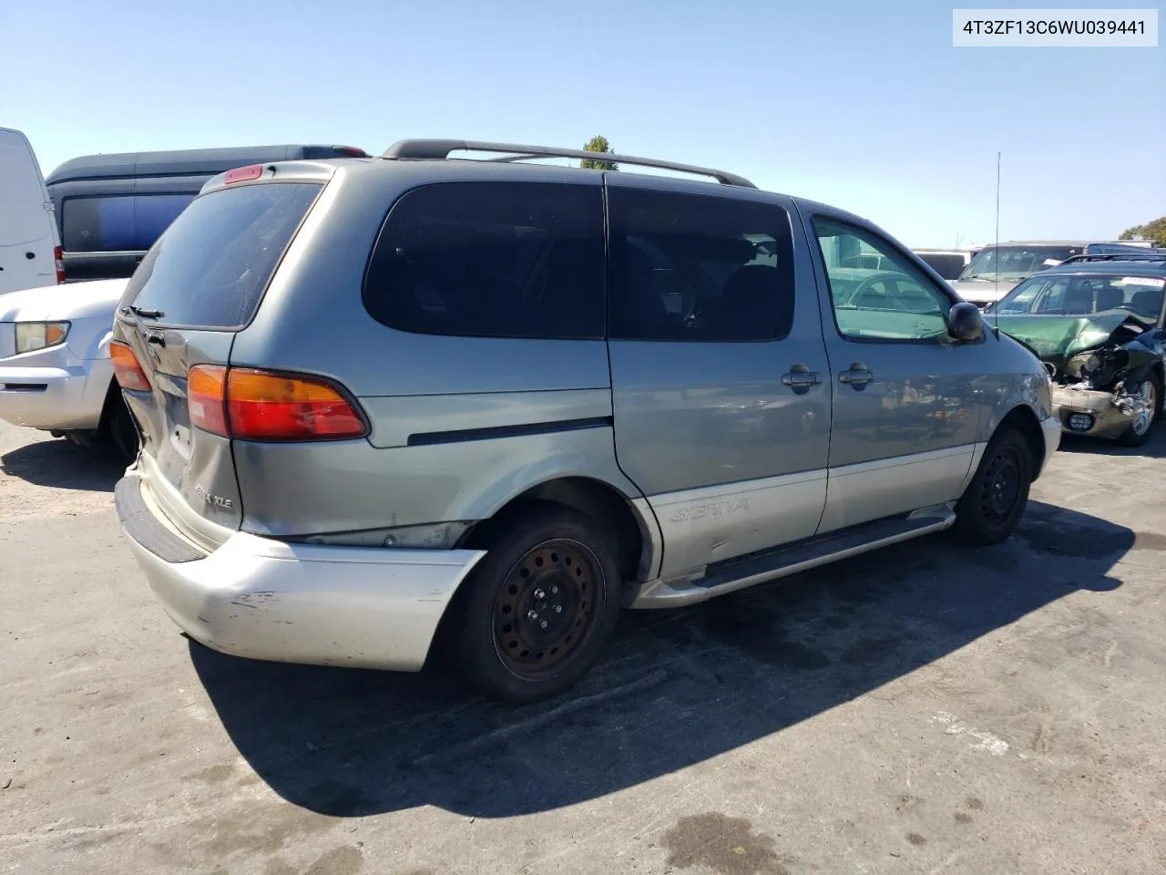 1998 Toyota Sienna Le VIN: 4T3ZF13C6WU039441 Lot: 69325924