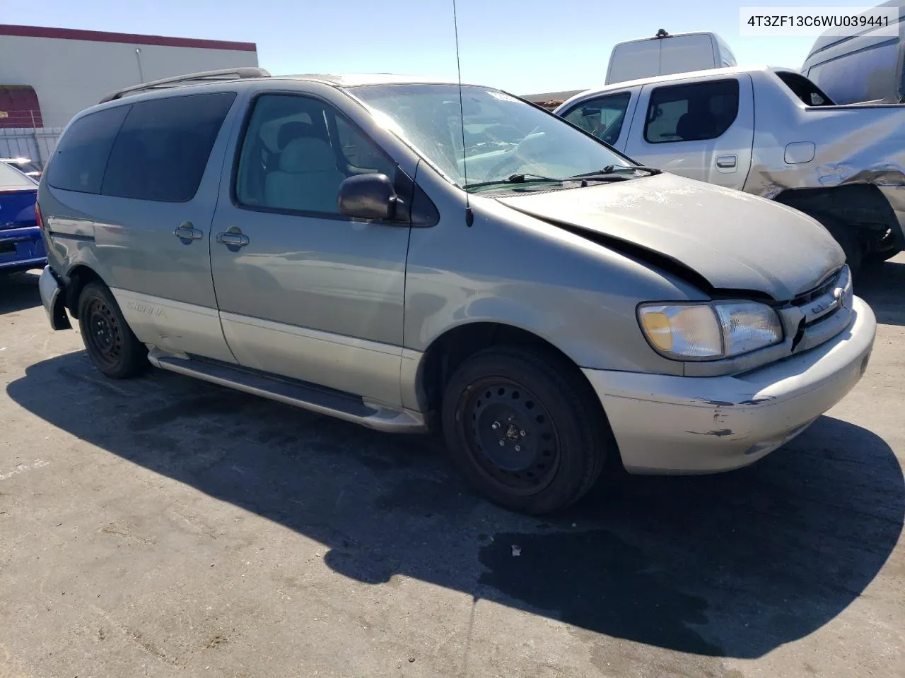 1998 Toyota Sienna Le VIN: 4T3ZF13C6WU039441 Lot: 69325924