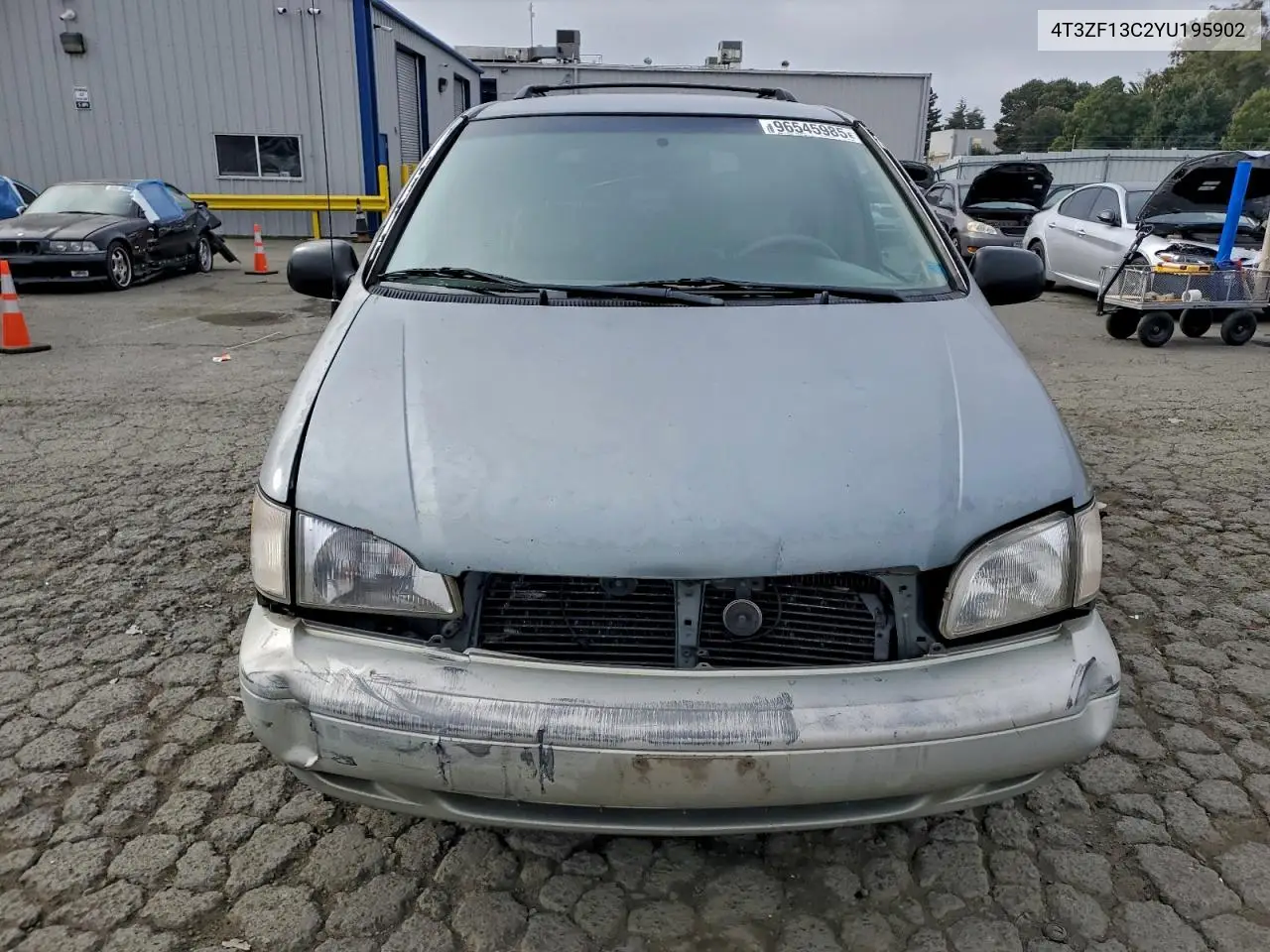 4T3ZF13C2YU195902 2000 Toyota Sienna Le