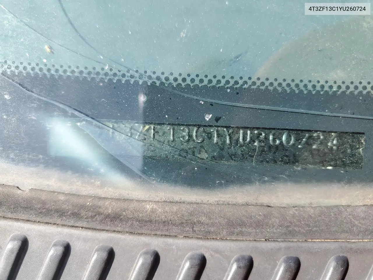 4T3ZF13C1YU260724 2000 Toyota Sienna Le