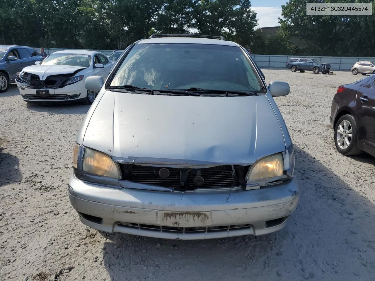 2002 Toyota Sienna Le VIN: 4T3ZF13C32U445574 Lot: 62206974