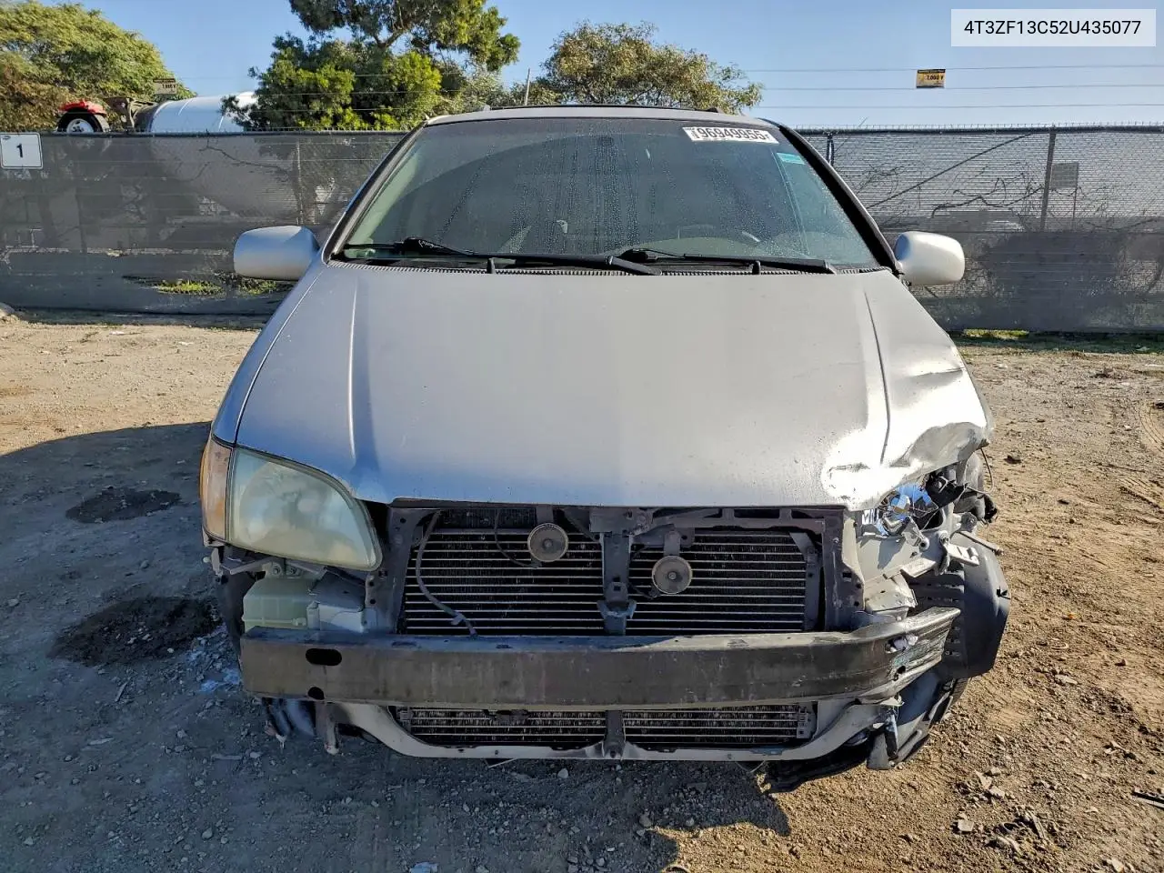 4T3ZF13C52U435077 2002 Toyota Sienna Le
