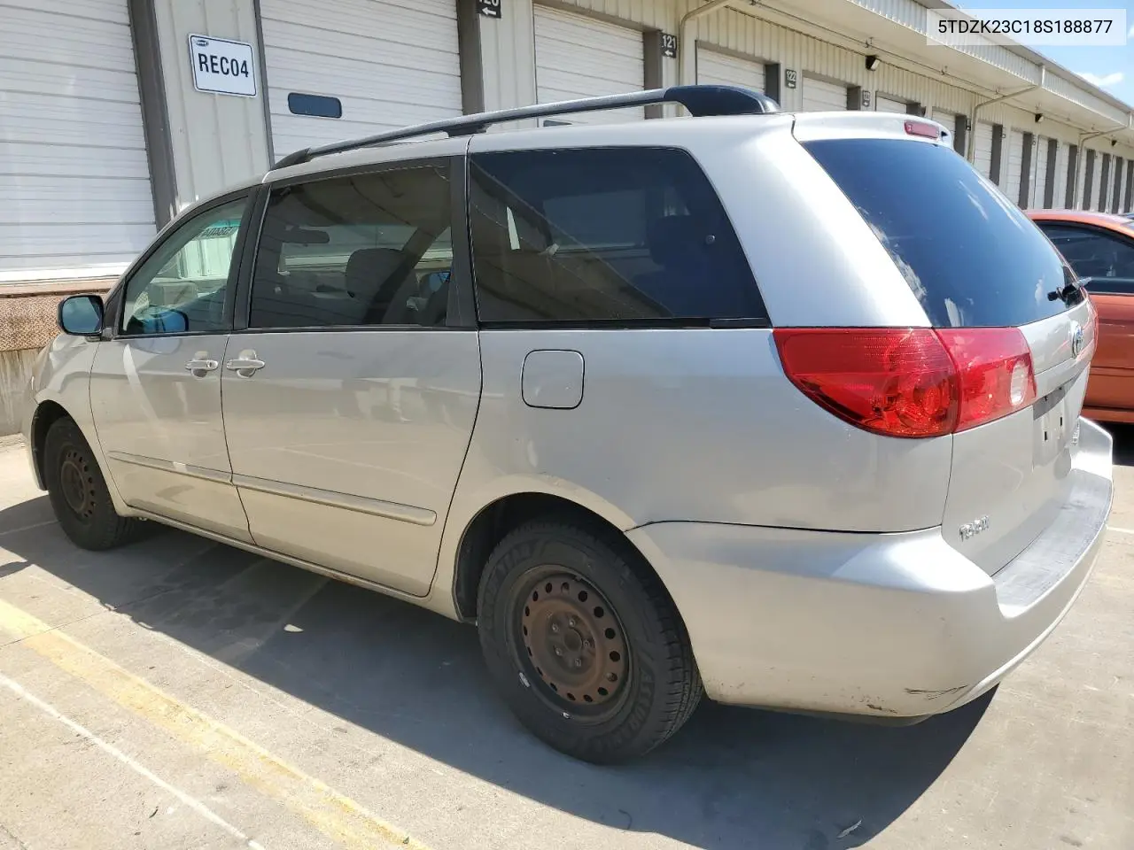 2008 Toyota Sienna Ce VIN: 5TDZK23C18S188877 Lot: 58404105