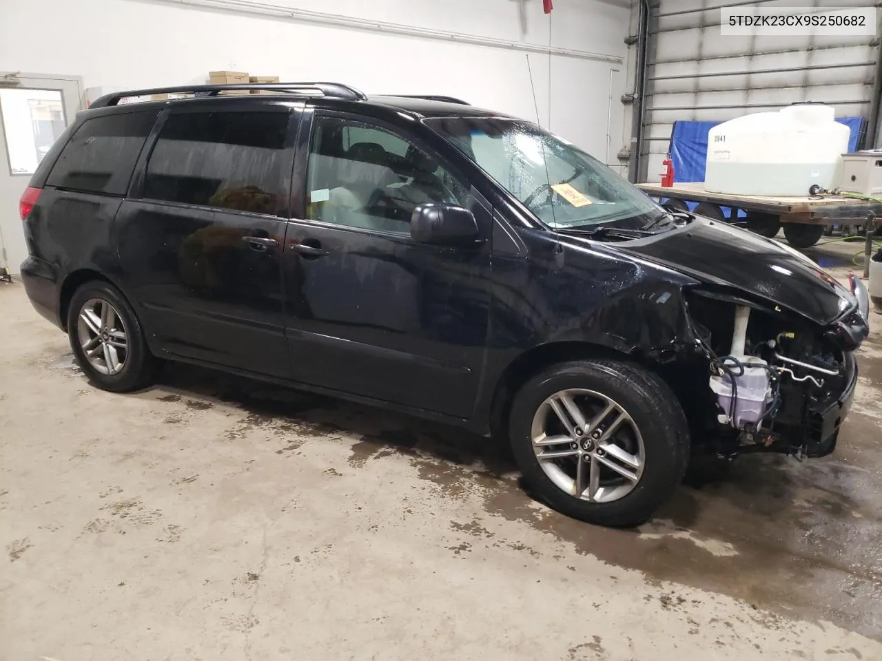 5TDZK23CX9S250682 2009 Toyota Sienna Ce