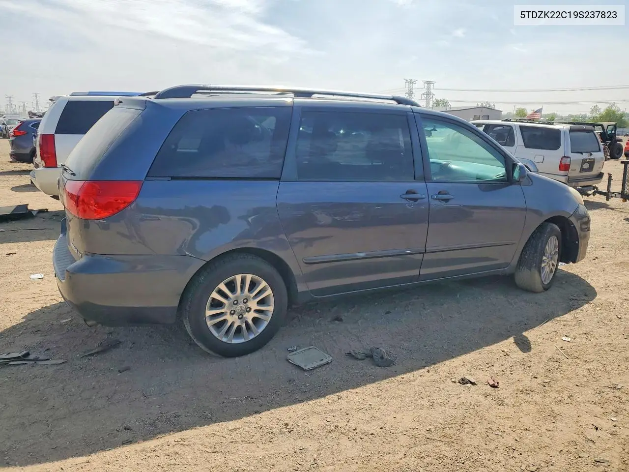 5TDZK22C19S237823 2009 Toyota Sienna Xle
