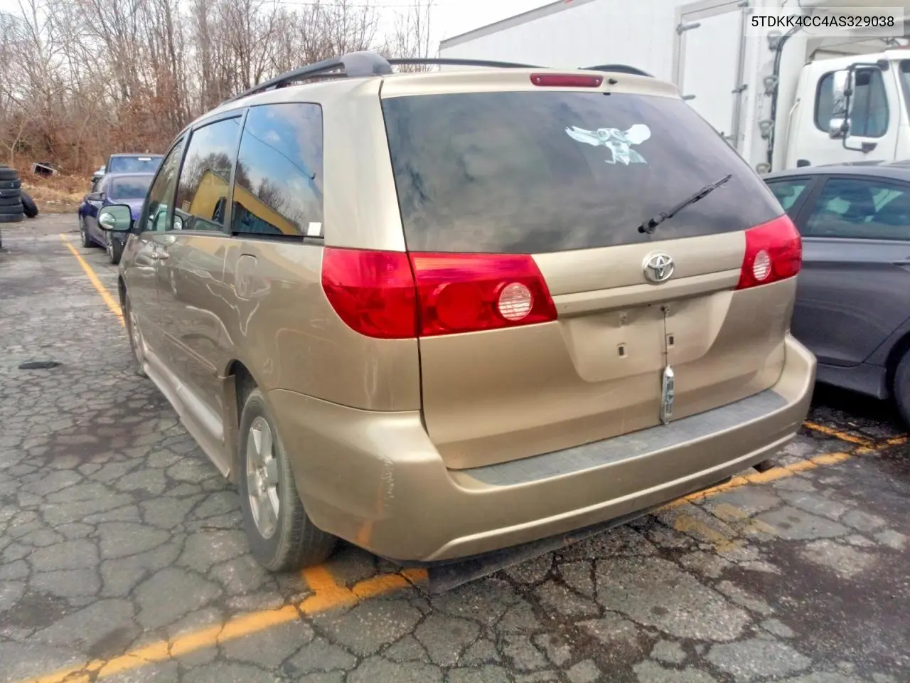 5TDKK4CC4AS329038 2010 Toyota Sienna Le 8-Passenger