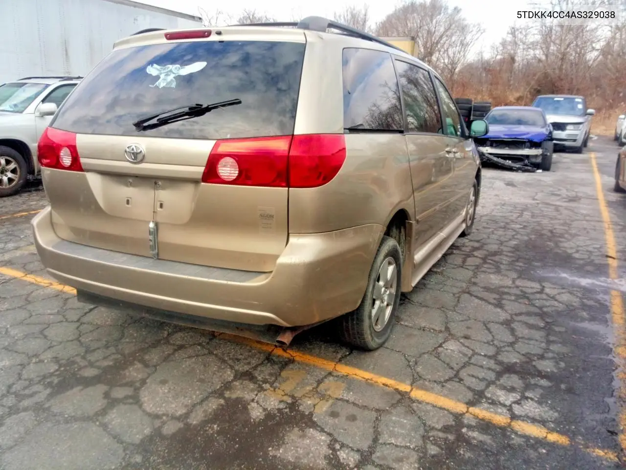 5TDKK4CC4AS329038 2010 Toyota Sienna Le 8-Passenger