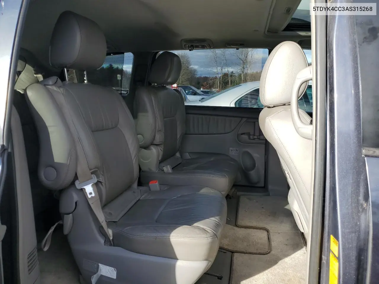 5TDYK4CC3AS315268 2010 Toyota Sienna Xle