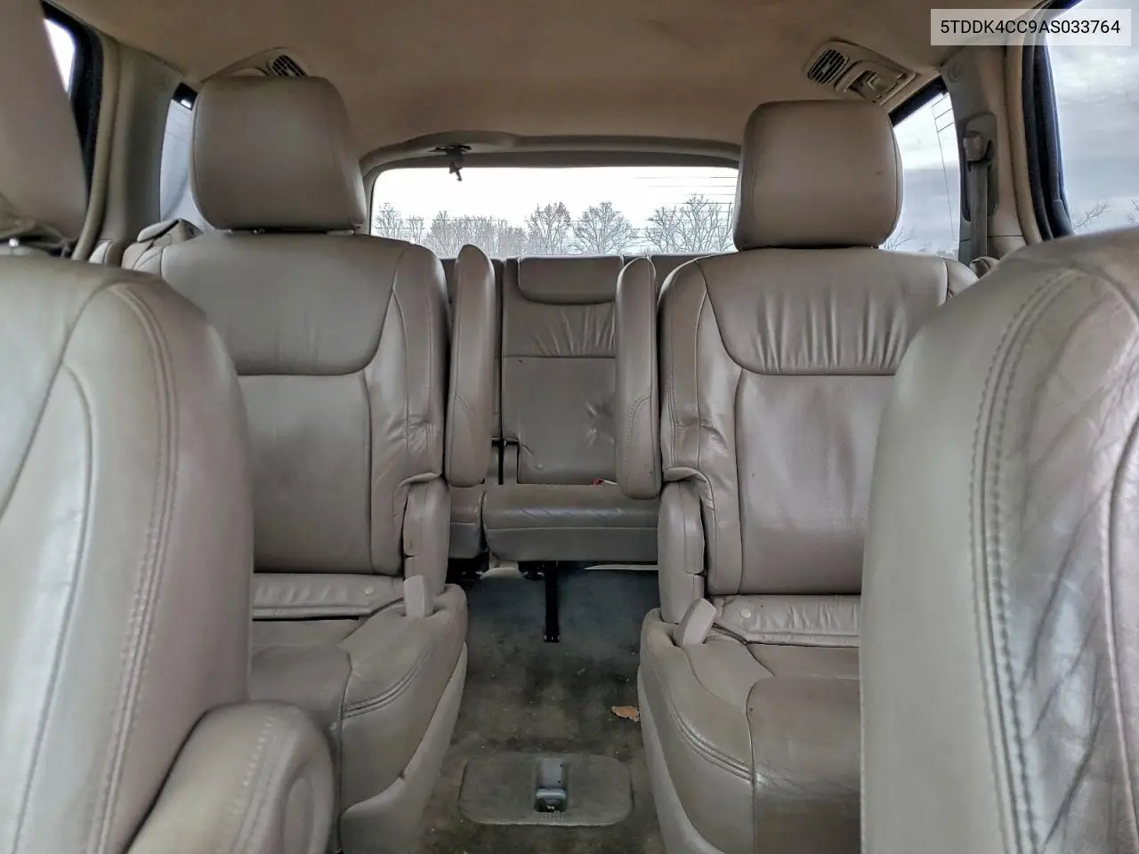 5TDDK4CC9AS033764 2010 Toyota Sienna Xle