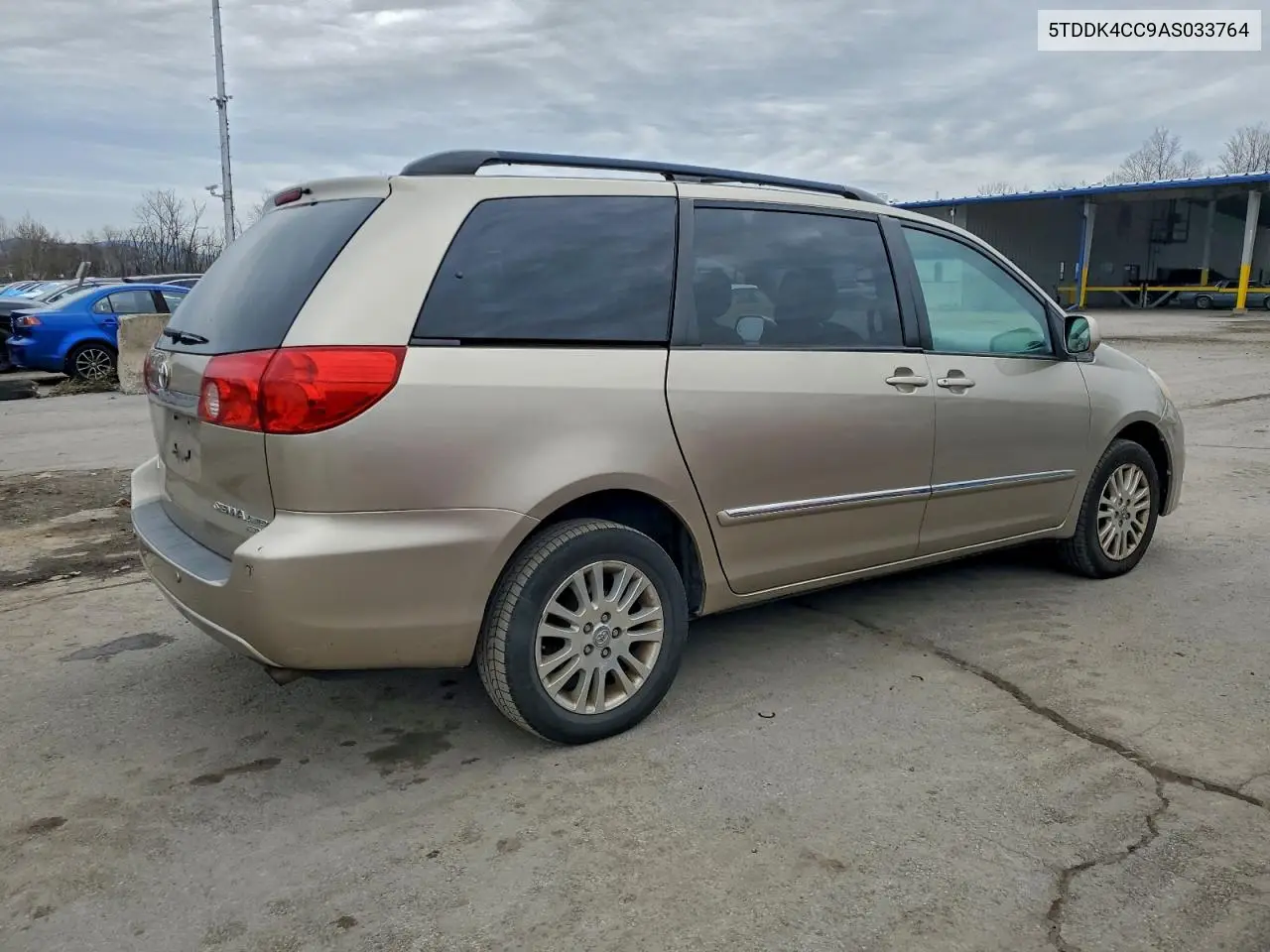 5TDDK4CC9AS033764 2010 Toyota Sienna Xle
