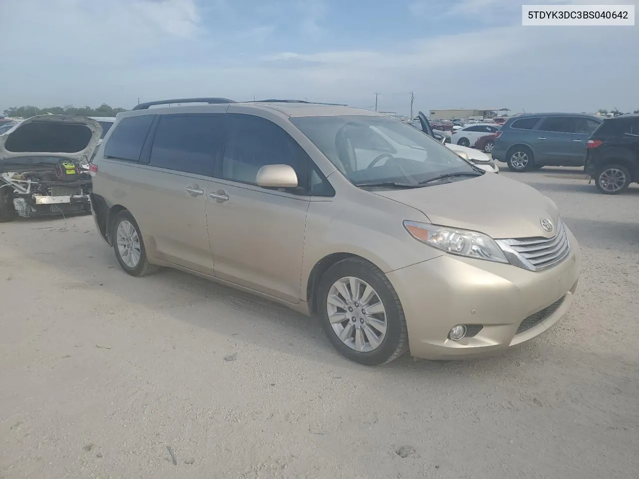 2011 Toyota Sienna Xle VIN: 5TDYK3DC3BS040642 Lot: 63660364