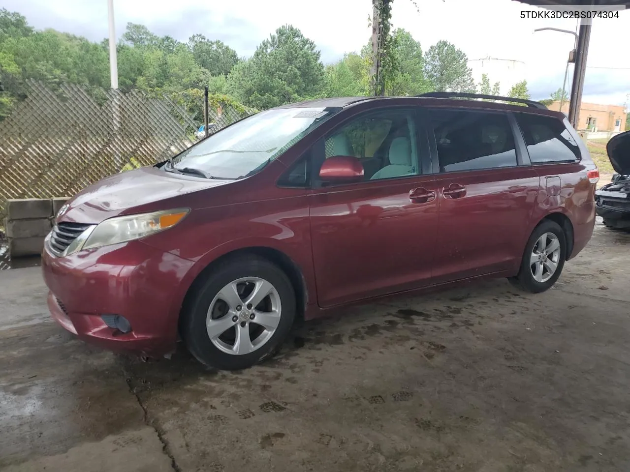 5TDKK3DC2BS074304 2011 Toyota Sienna Le