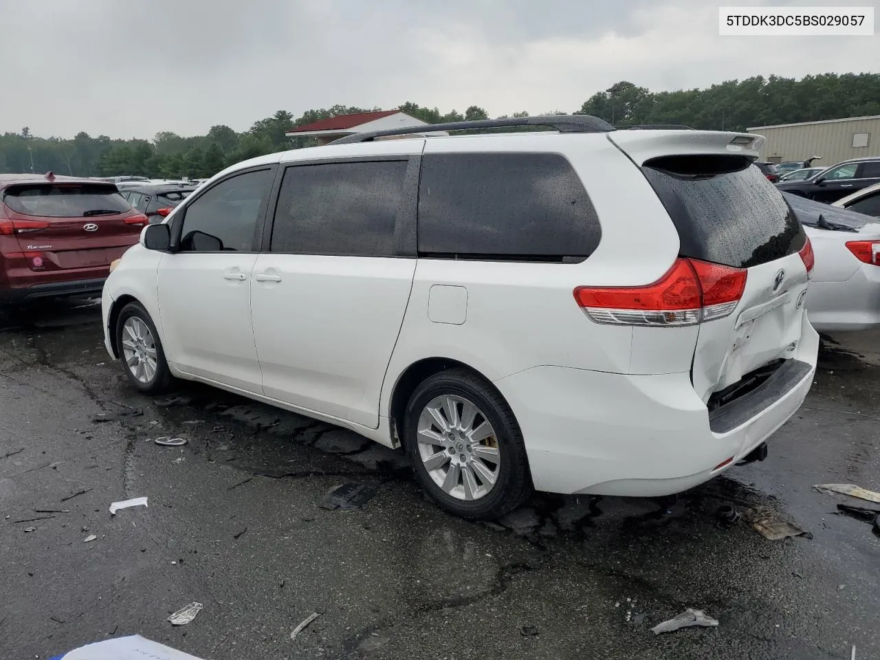 2011 Toyota Sienna Xle VIN: 5TDDK3DC5BS029057 Lot: 66177394