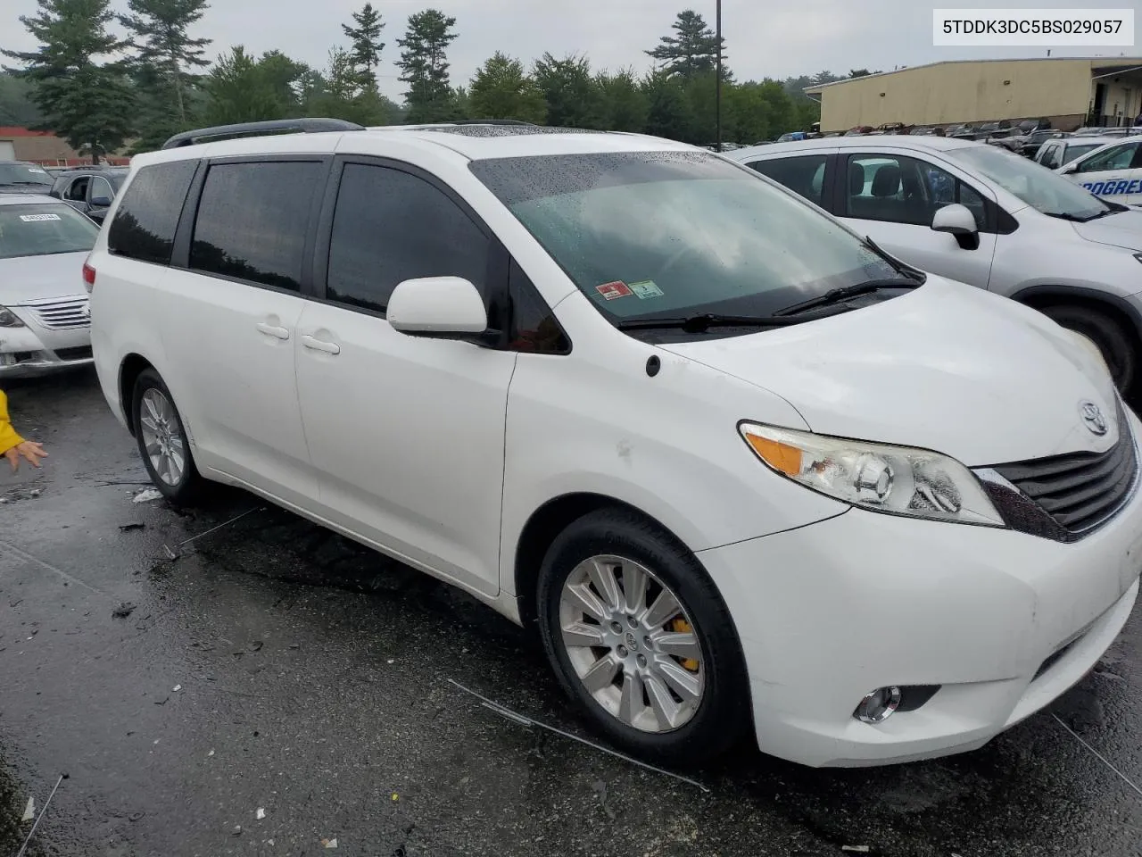 2011 Toyota Sienna Xle VIN: 5TDDK3DC5BS029057 Lot: 66177394