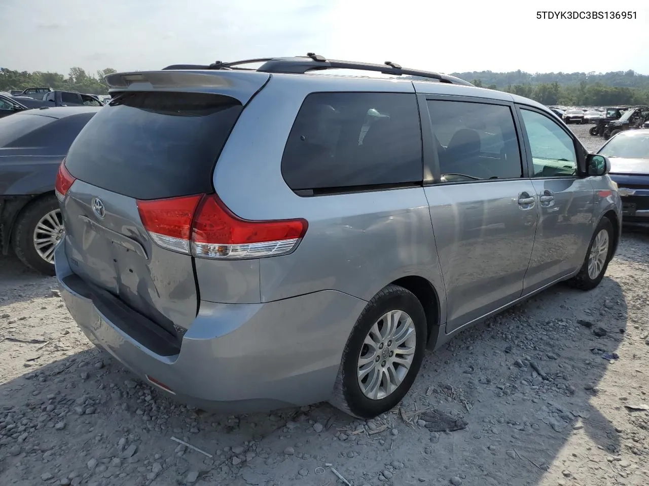 2011 Toyota Sienna Xle VIN: 5TDYK3DC3BS136951 Lot: 70062874