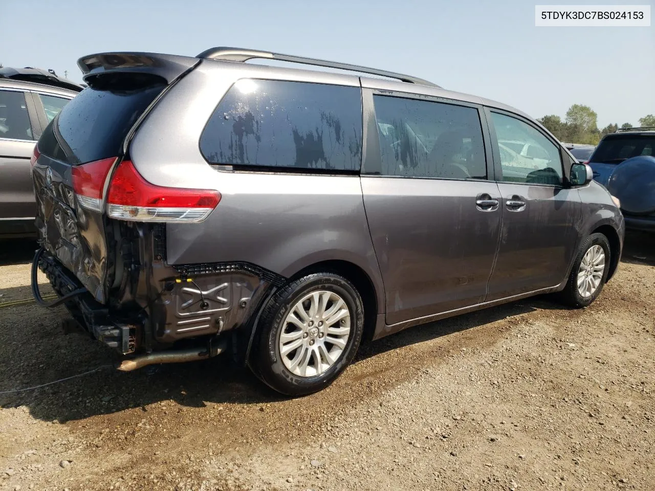 5TDYK3DC7BS024153 2011 Toyota Sienna Xle