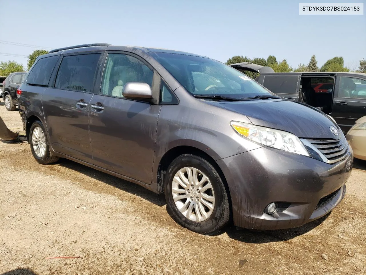 5TDYK3DC7BS024153 2011 Toyota Sienna Xle