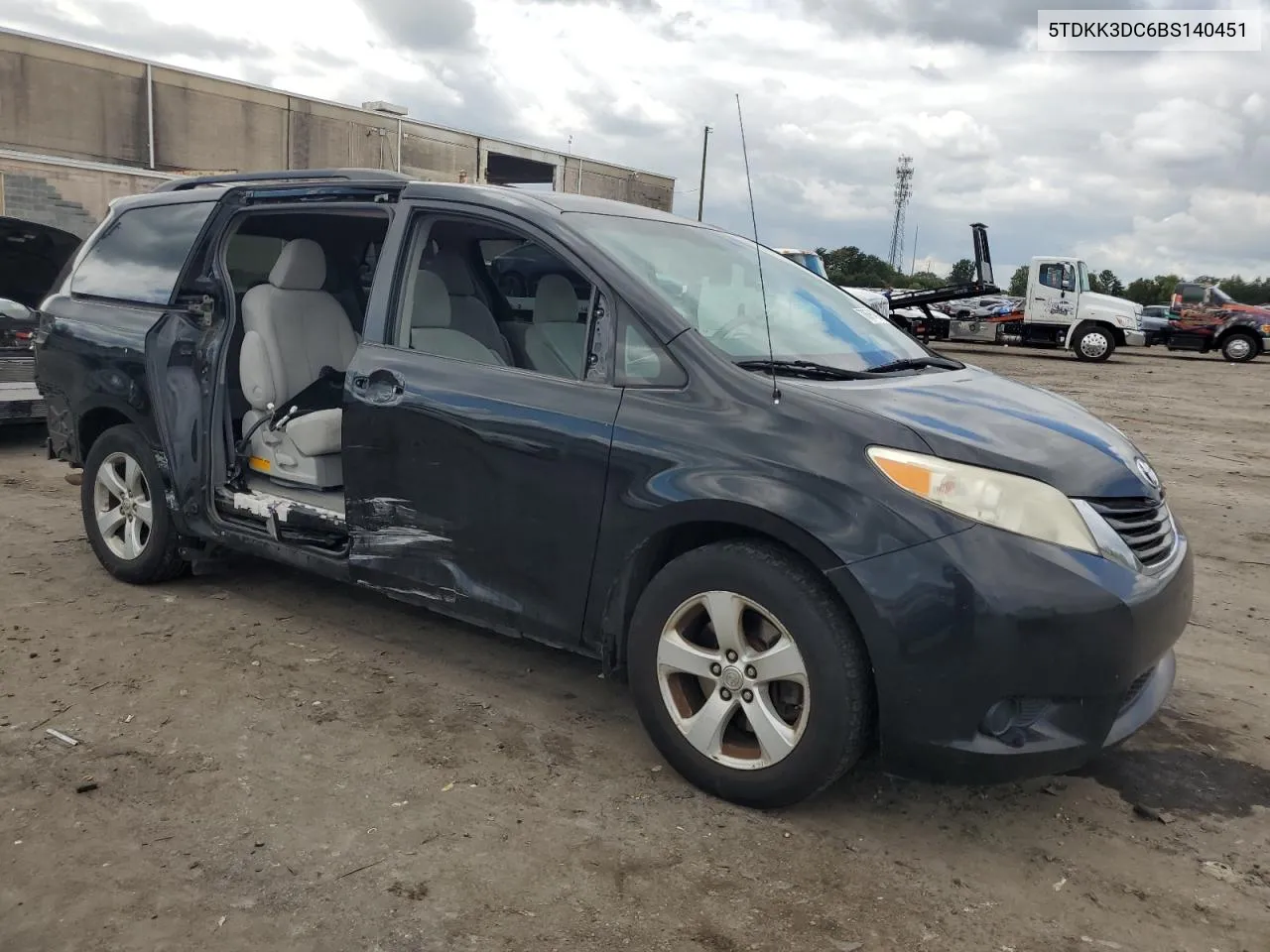 2011 Toyota Sienna Le VIN: 5TDKK3DC6BS140451 Lot: 70676494