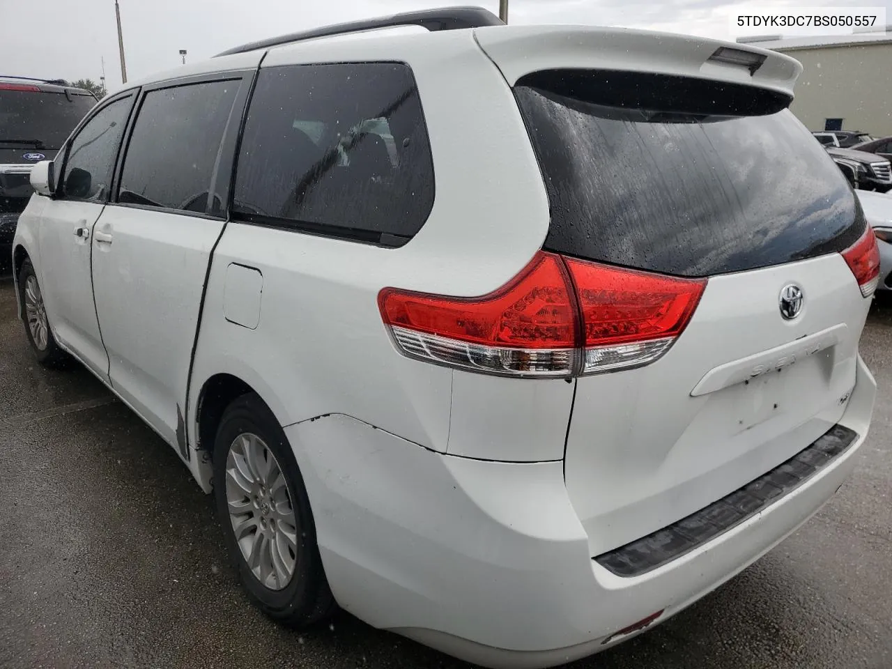 5TDYK3DC7BS050557 2011 Toyota Sienna Xle