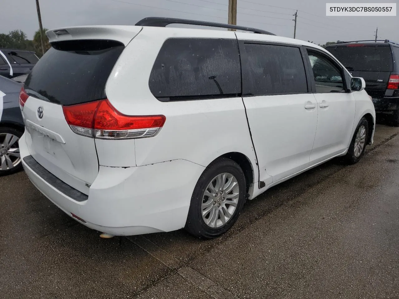 5TDYK3DC7BS050557 2011 Toyota Sienna Xle