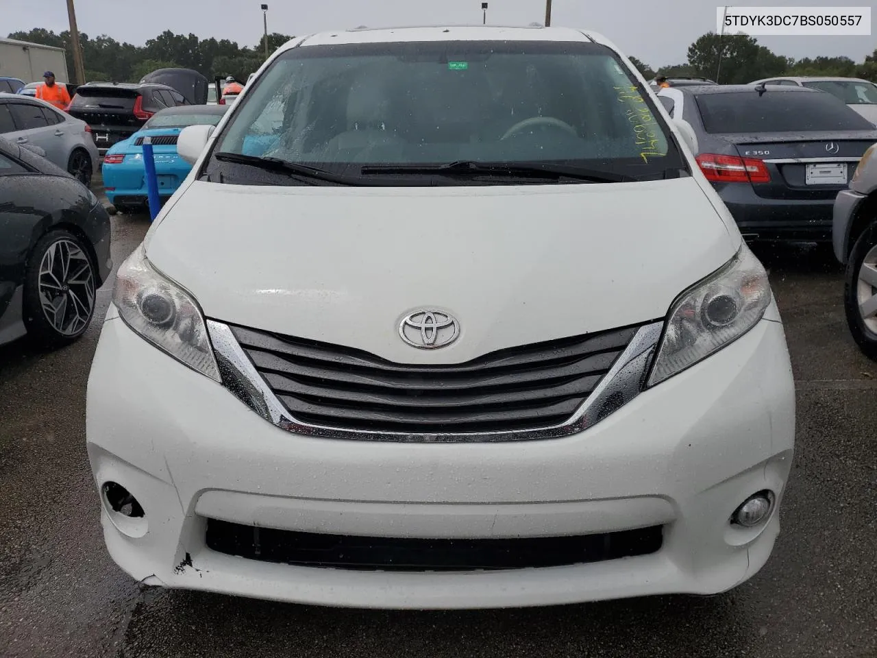 5TDYK3DC7BS050557 2011 Toyota Sienna Xle