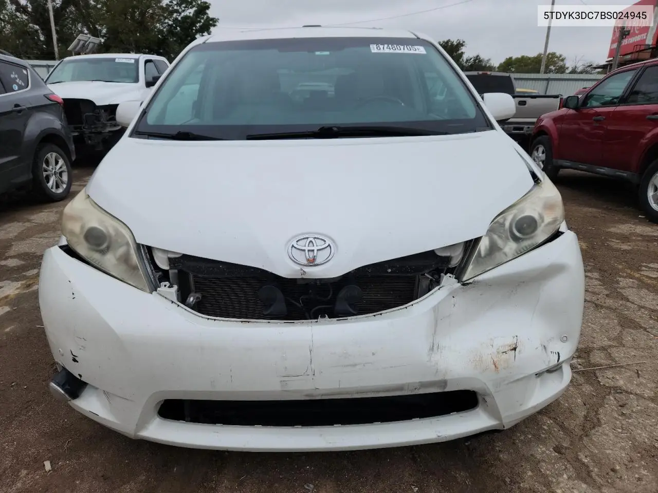 5TDYK3DC7BS024945 2011 Toyota Sienna Xle