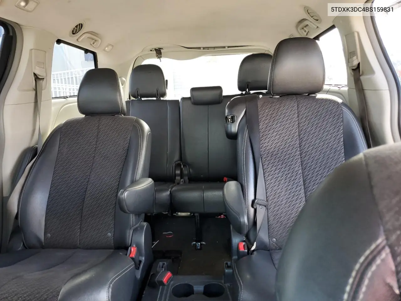 5TDXK3DC4BS159831 2011 Toyota Sienna Sport
