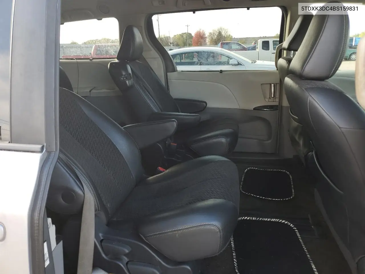 5TDXK3DC4BS159831 2011 Toyota Sienna Sport