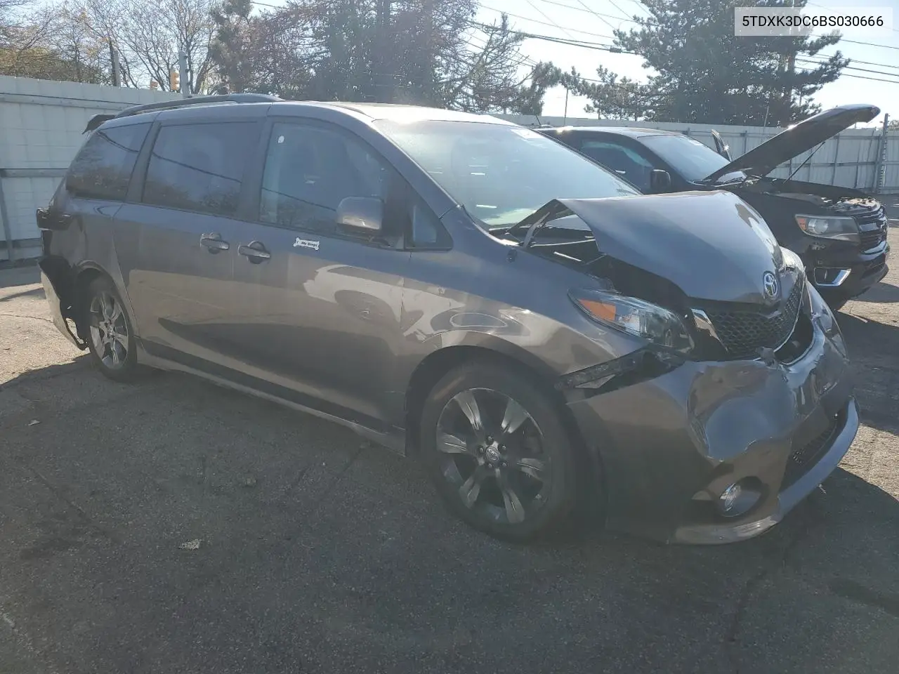 5TDXK3DC6BS030666 2011 Toyota Sienna Sport