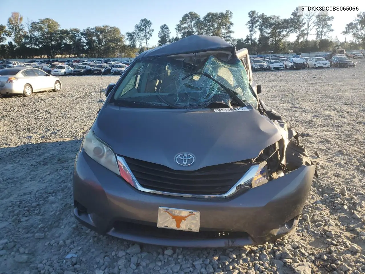 5TDKK3DC0BS065066 2011 Toyota Sienna Le