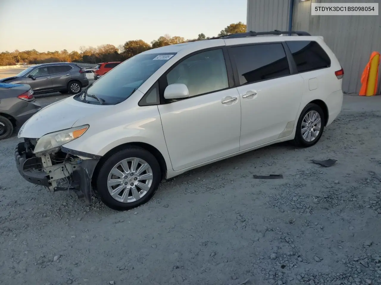 5TDYK3DC1BS098054 2011 Toyota Sienna Xle