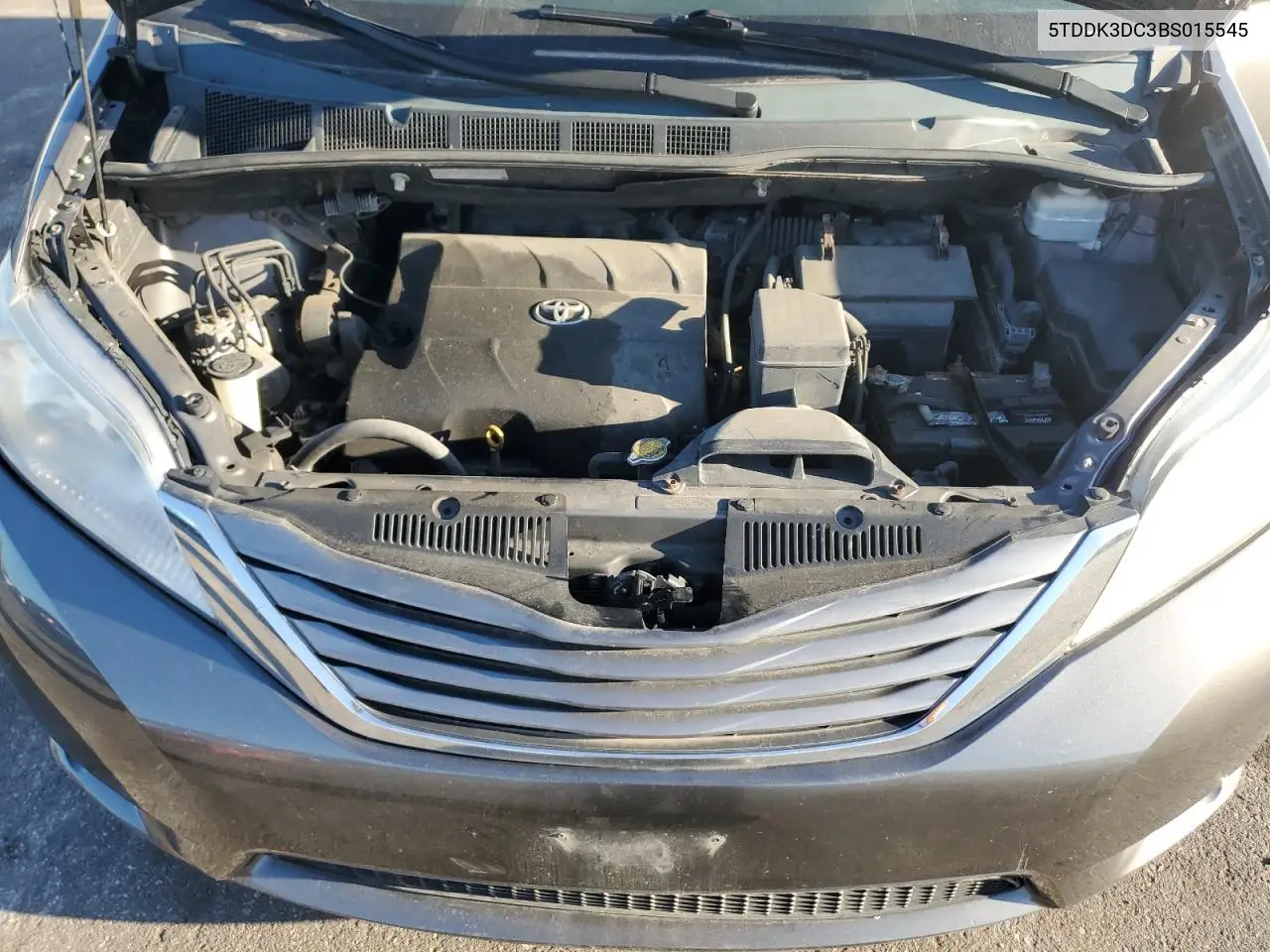 5TDDK3DC3BS015545 2011 Toyota Sienna Xle