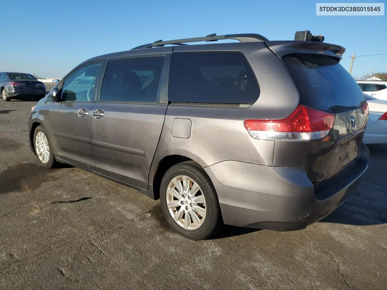 5TDDK3DC3BS015545 2011 Toyota Sienna Xle