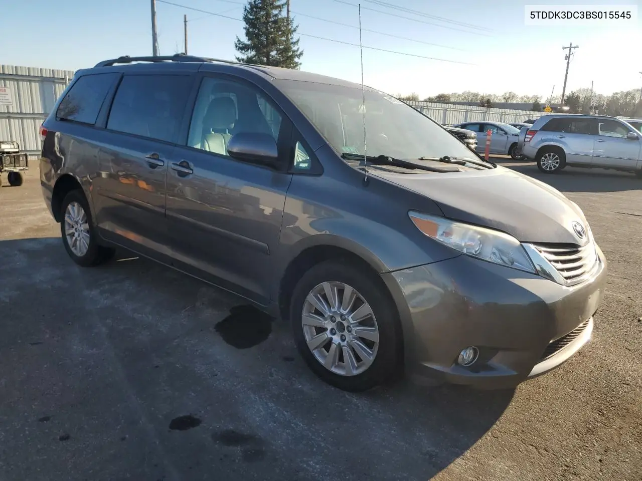 5TDDK3DC3BS015545 2011 Toyota Sienna Xle