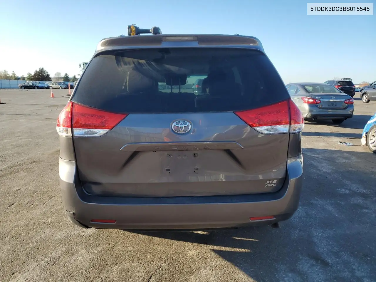 5TDDK3DC3BS015545 2011 Toyota Sienna Xle