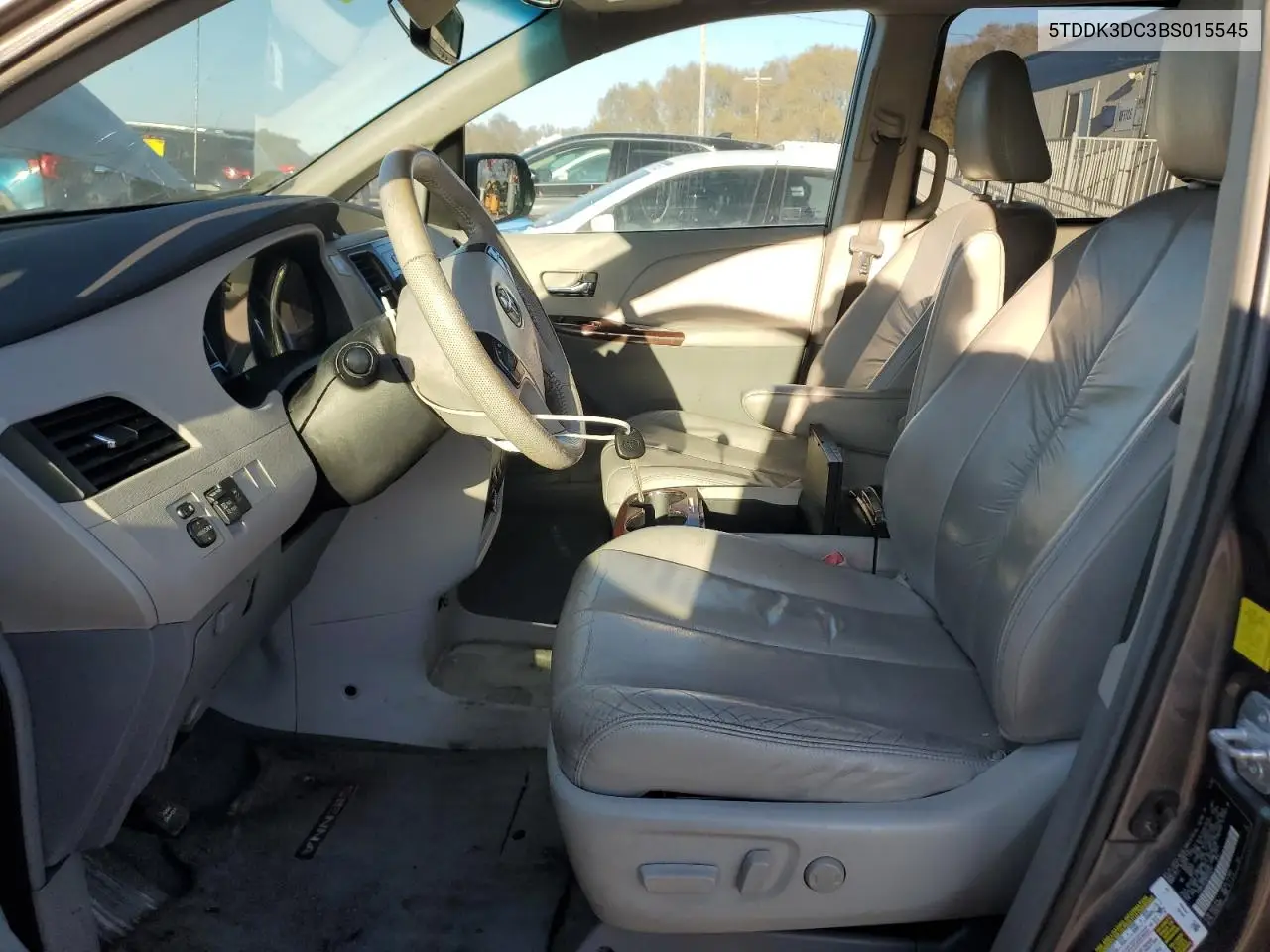 5TDDK3DC3BS015545 2011 Toyota Sienna Xle