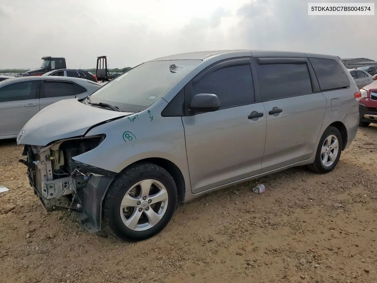 5TDKA3DC7BS004574 2011 Toyota Sienna Base